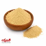 «نمای نزدیک از پودر زنجبیل بسیار نرم و یکدست